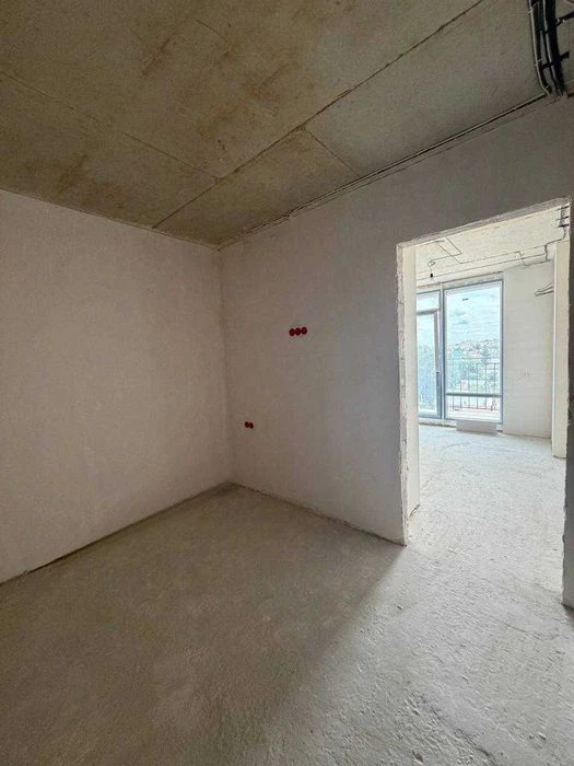 Продается 2 ком квартира, частичный ремонт, балкон, ЖК Fami