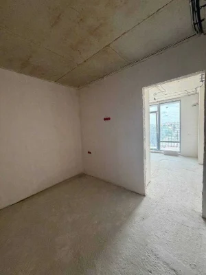 Продается 2 ком квартира, частичный ремонт, балкон, ЖК Fami