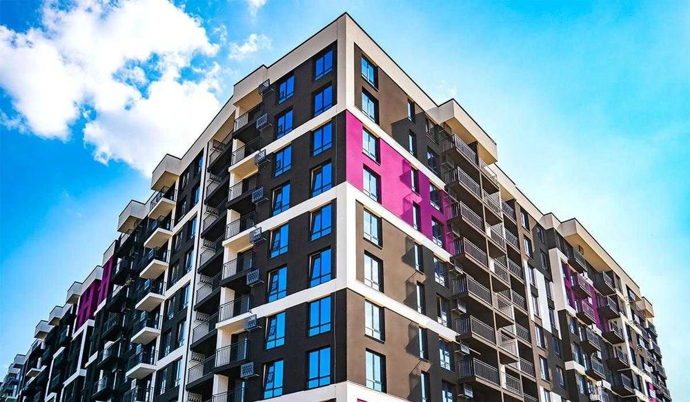 Продается 2 ком квартира, частичный ремонт, балкон, ЖК Fami