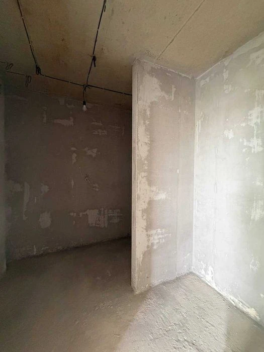 Продается 2 ком квартира, частичный ремонт, балкон, ЖК Fami