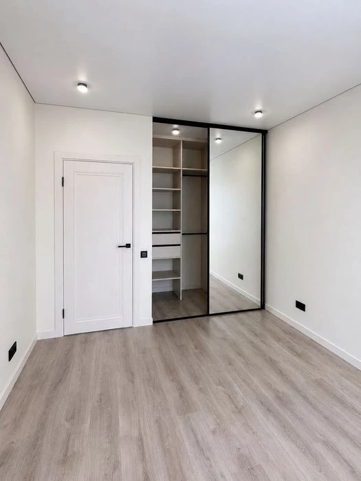 3 rooms 80m2 Prychalna residential complex Great Dniprovska embankment Seven River