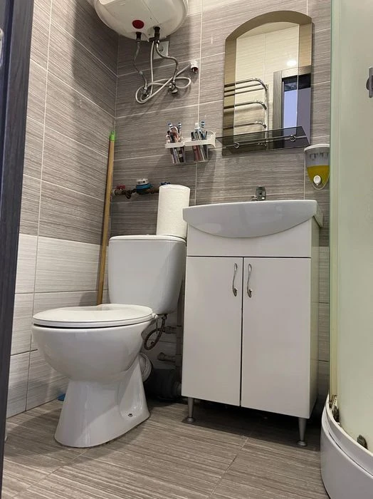 Eurohotel for sale in Pivdennyi Vokzal, Lokomotiv Pool,