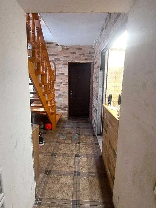 Бугаевка: продам 3 комн. двухэтажную квартиру в районе Авто