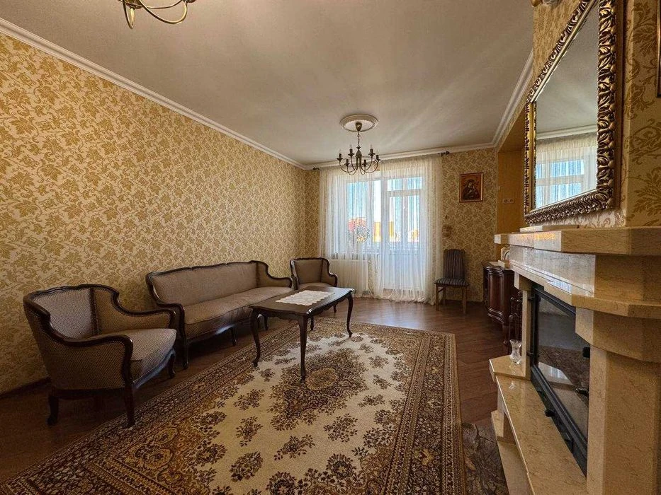 Sale of a 4-room apartment 137.3m2 on Zelena Park P street