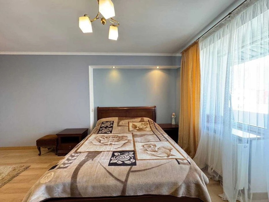 Sale of a 4-room apartment 137.3m2 on Zelena Park P street