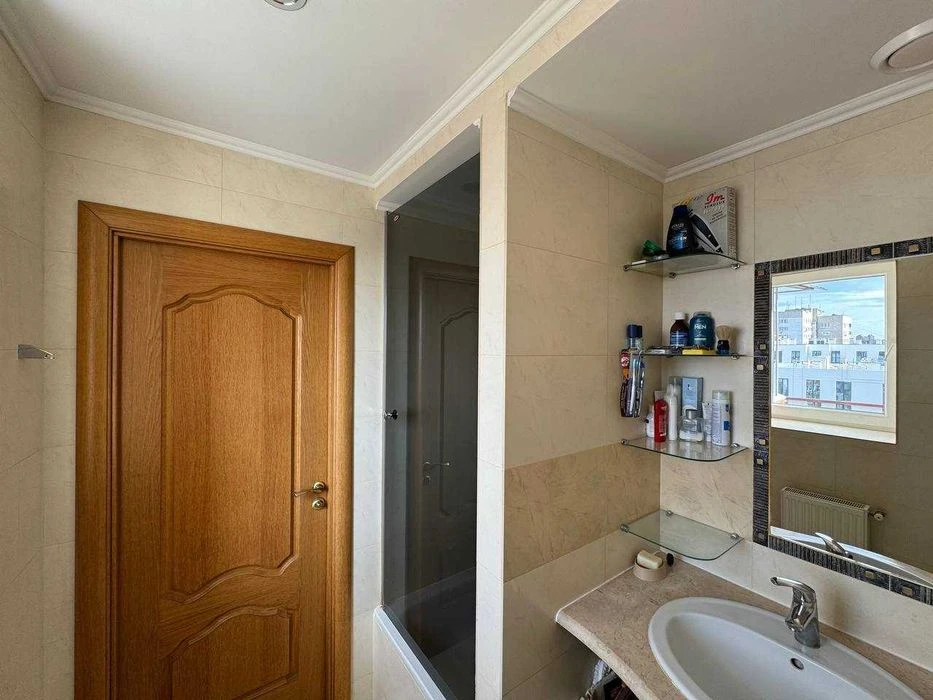 Sale of a 4-room apartment 137.3m2 on Zelena Park P street