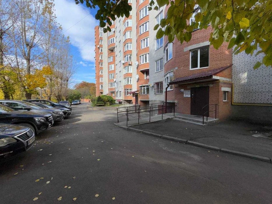 Sale of a 4-room apartment 137.3m2 on Zelena Park P street