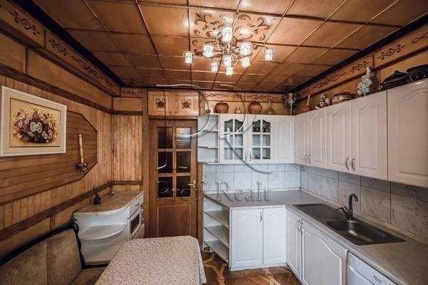 3-room apartment for sale 77 m², Mykola Ushakova St., 12
