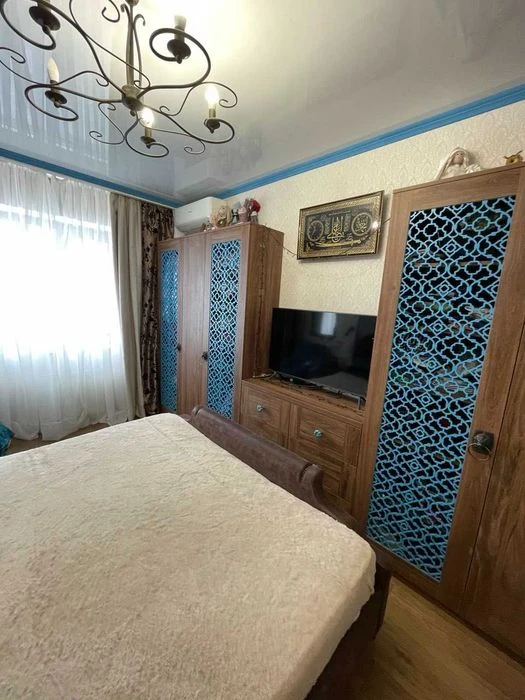 3х квартира в ЖК Нагорный/Дюковская, средний этаж.