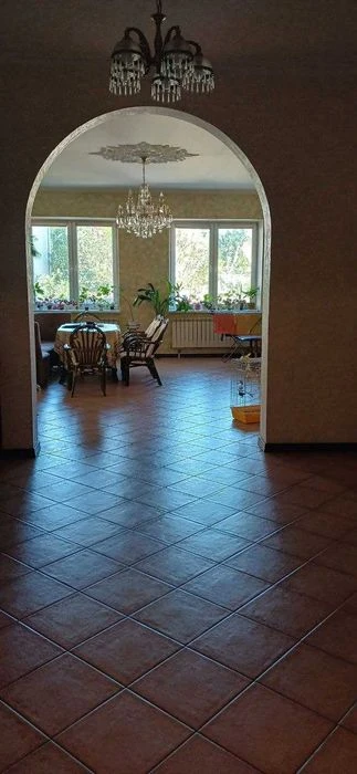 A spacious house on Tairova near the park 411 Batarey