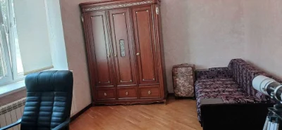 A spacious house on Tairova near the park 411 Batarey