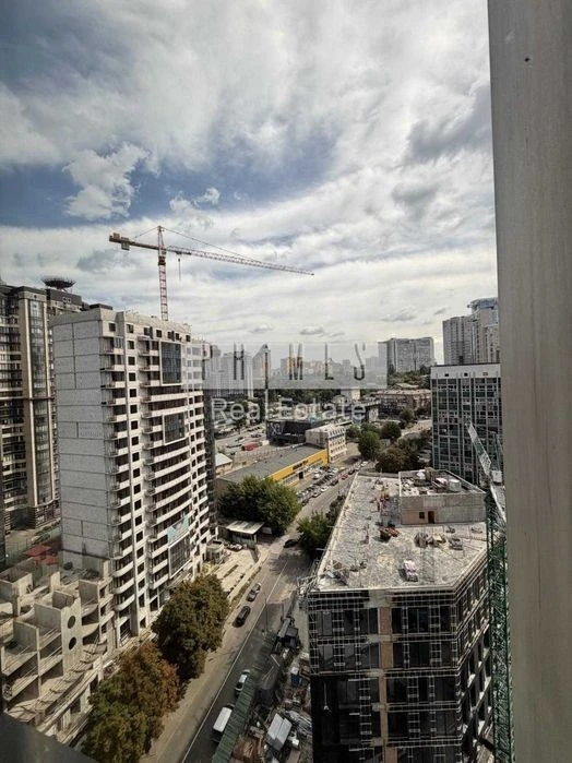 Trinyti TRIIINITY sale of a 4-room apartment without repair