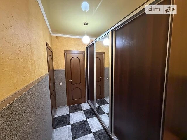 Продаж 2к квартири 71 кв. м на вул. Авіаконструктора Ігоря С
