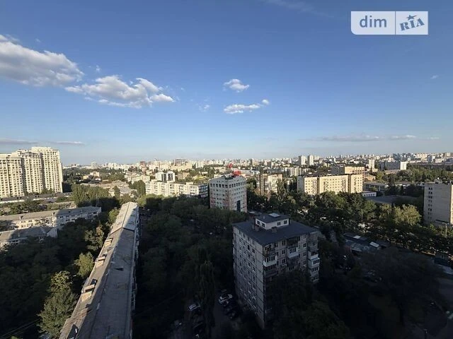 Продаж 2к квартири 71 кв. м на вул. Авіаконструктора Ігоря С