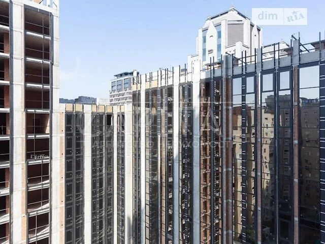 For sale 2-room apartment 103 sq. m. on Antonovycha St. 83 • ID 3467