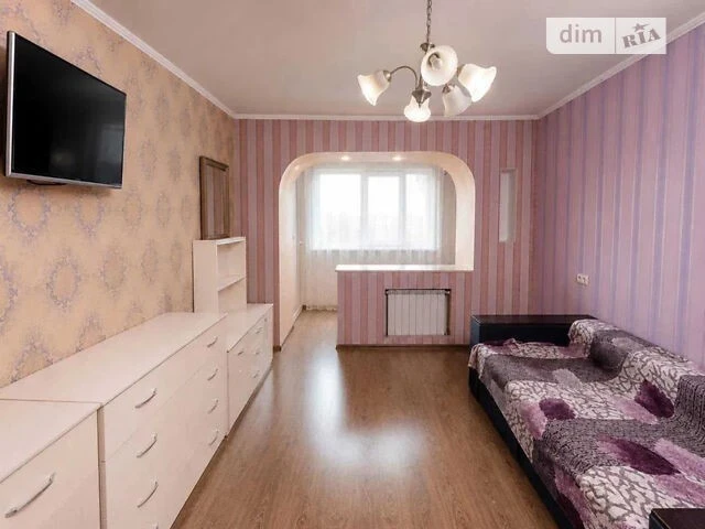 Sale of 1-room apartment 43 sq. m. on Akademika Zabolotnogo St. 12