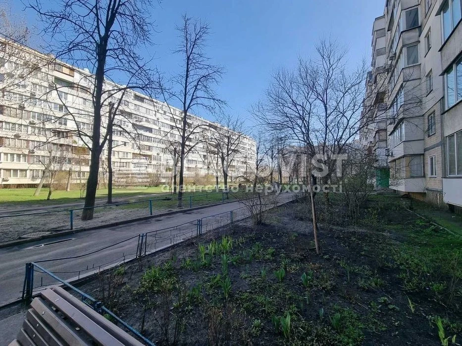 Urgent sale 3k Bereznyakivska 14a