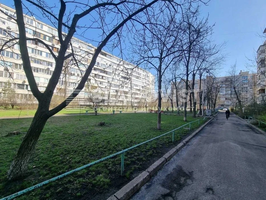 Urgent sale 3k Bereznyakivska 14a