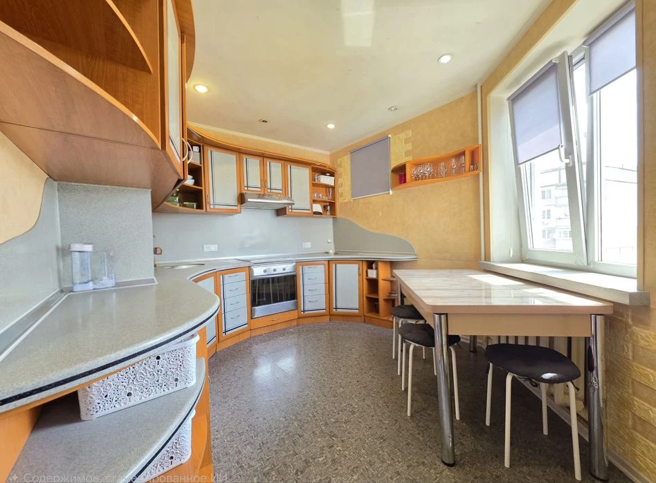 I will sell a large 2-room apartment on Levoberezhny Karavan