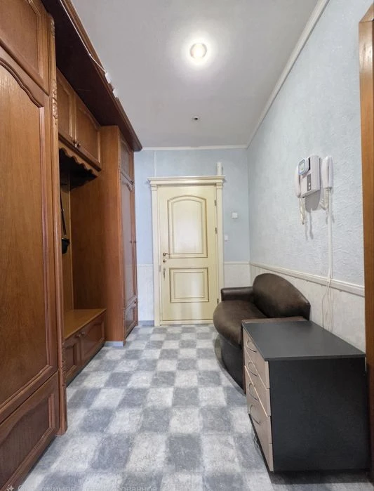 I will sell a large 2-room apartment on Levoberezhny Karavan