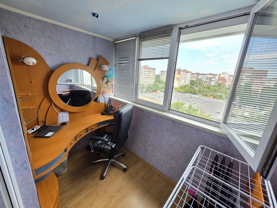 I will sell a large 2-room apartment on Levoberezhny Karavan