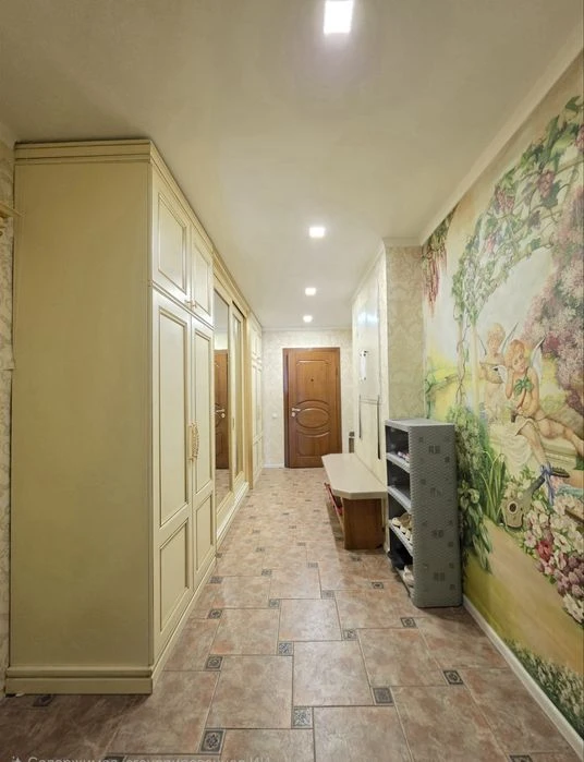 I will sell a large 2-room apartment on Levoberezhny Karavan