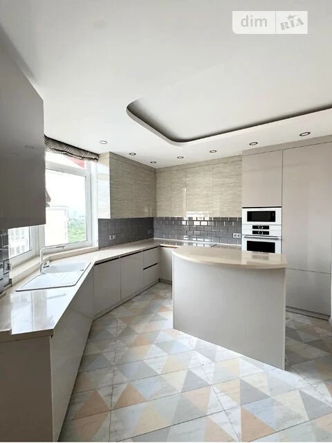 Sale of 5-room apartment 202.2 sq. m. on Vasylya Symonenka St. 5A •