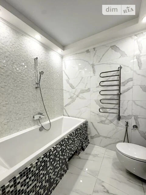 Sale of 5-room apartment 202.2 sq. m. on Vasylya Symonenka St. 5A •