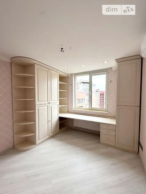 Sale of 5-room apartment 202.2 sq. m. on Vasylya Symonenka St. 5A •