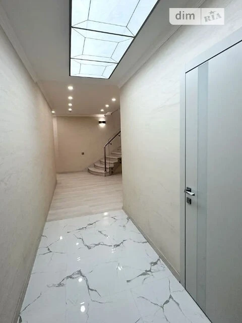 Sale of 5-room apartment 202.2 sq. m. on Vasylya Symonenka St. 5A •