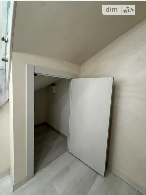 Sale of 5-room apartment 202.2 sq. m. on Vasylya Symonenka St. 5A •