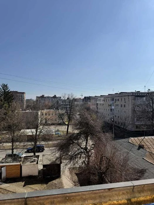 Простора 3к-квартира в Центрі міста !Світло не вимикають!