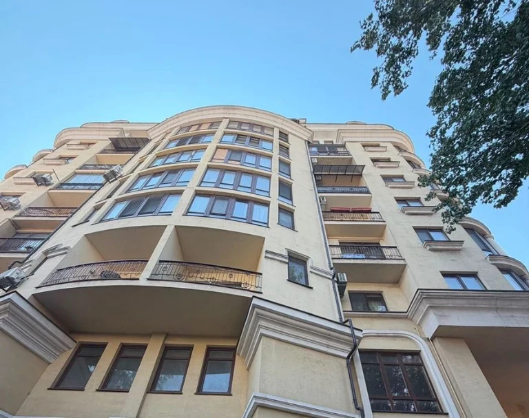 Квартира 105 кв.м. с потрясающим видом на море у парка