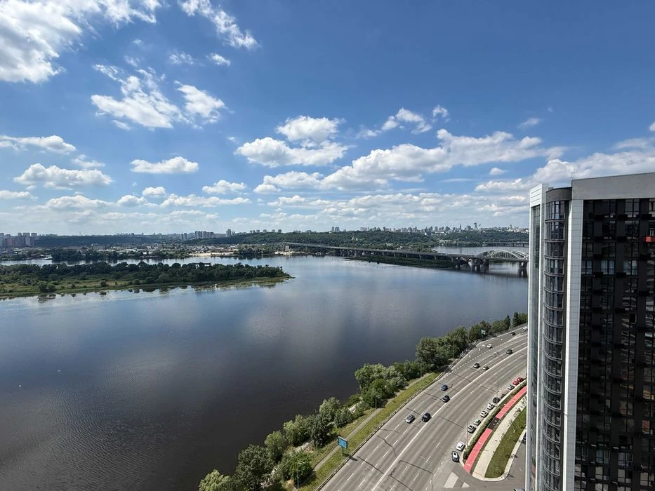 Great Dniprovska naberezhna 15-Zh residential complex for sale of apartments with views