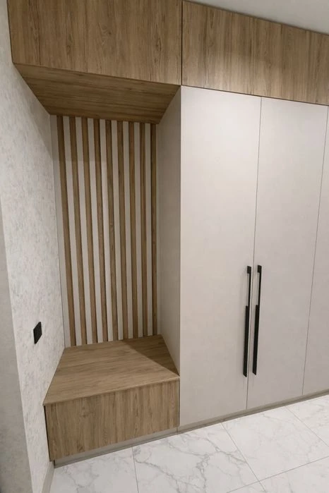 Spacious European-style two-room apartment of 54 m² with expensive renovation and a huge l