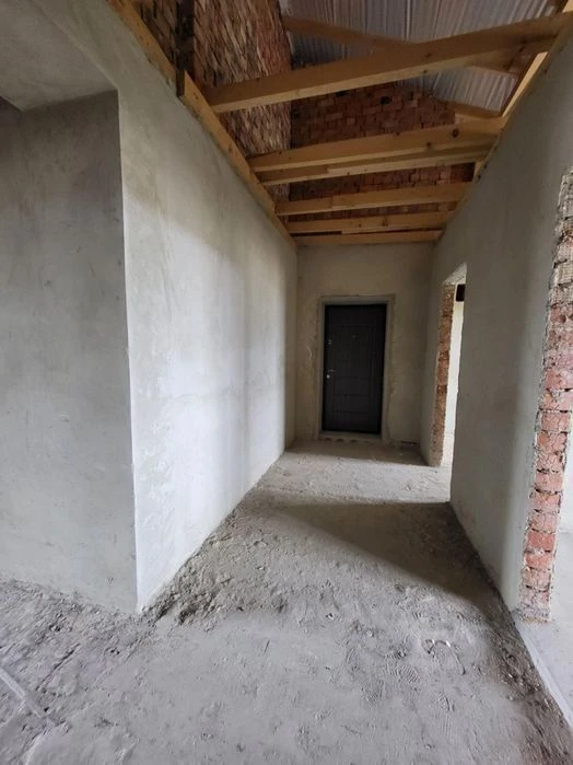Продам трикімнатну квартиру з горищем у подарунок
