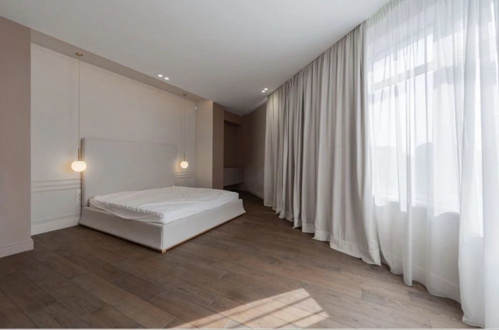 Apartment with designer renovation at Sichovyh stryltsiv 84a