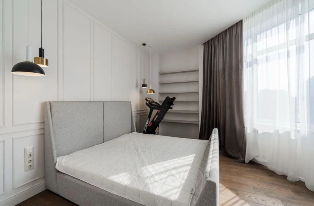 Apartment with designer renovation at Sichovyh stryltsiv 84a