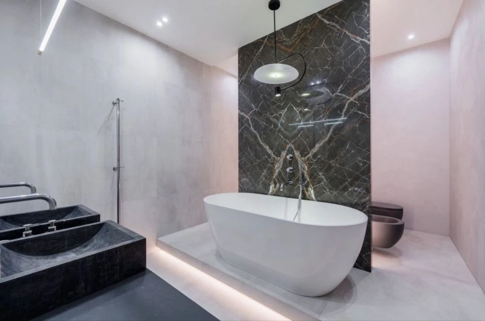 Apartment with designer renovation at Sichovyh stryltsiv 84a