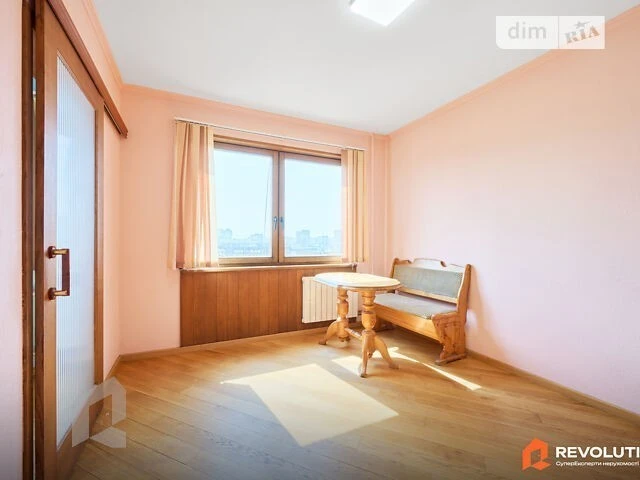 Sale of 3-room apartment 74.5 sq. m. on Ronald Reagan Street 8A •