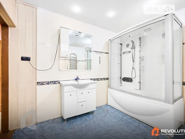 Sale of 3-room apartment 74.5 sq. m. on Ronald Reagan Street 8A •