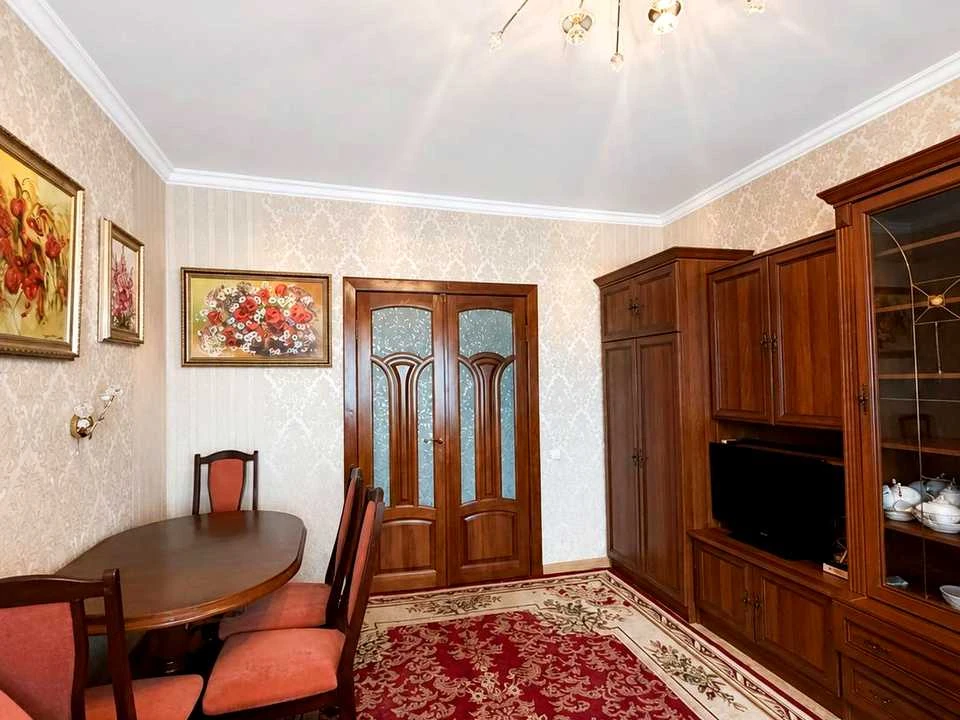 Apartment. Kyiv, Orihuvatska St. (Burmystenka)