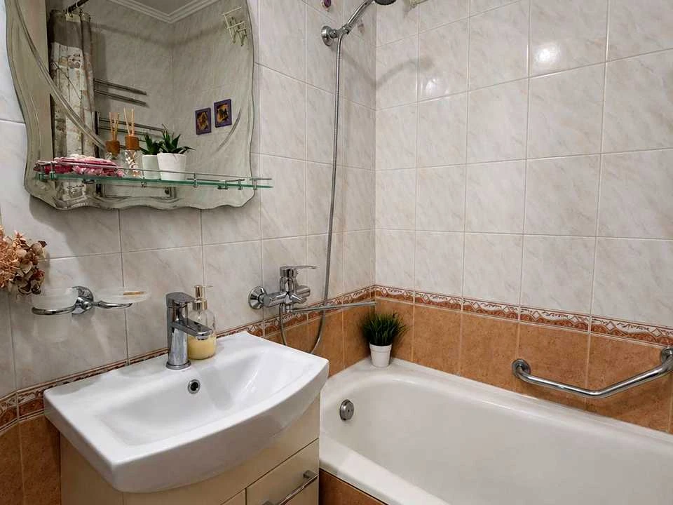 Apartment. Kyiv, Orihuvatska St. (Burmystenka)