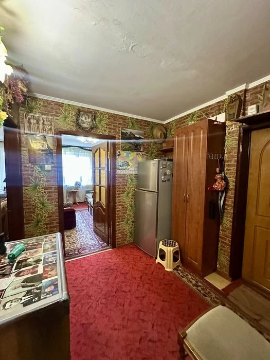Продаж 3 кімнатної • Центр • Середній поверх