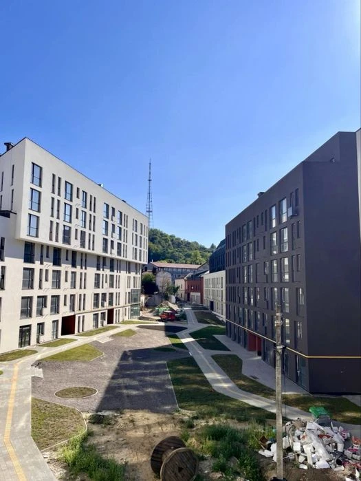 1-room apartment for sale with a view of the High Castle