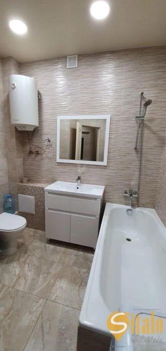 Продається 2к квартира з ремонтом по вул.Миру у Вознесенівсь