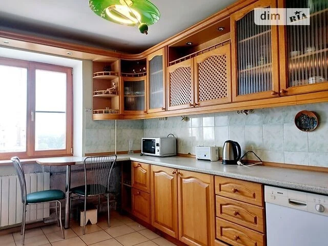 Sale of 3-room apartment 66.1 sq. m. on Mykhayla Kotelnikova 1 st.