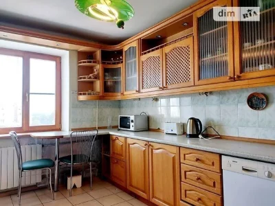 Sale of 3-room apartment 66.1 sq. m. on Mykhayla Kotelnikova 1 st.