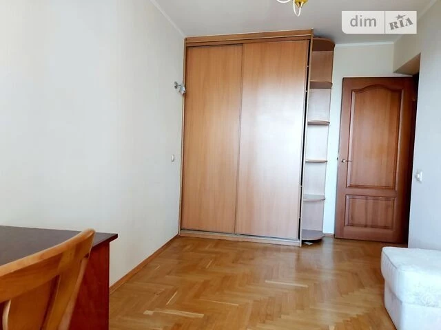 Sale of 3-room apartment 66.1 sq. m. on Mykhayla Kotelnikova 1 st.