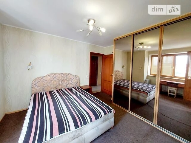 Sale of 3-room apartment 66.1 sq. m. on Mykhayla Kotelnikova 1 st.